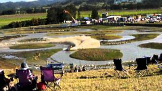 preview picture of video 'V8 Jet Boat Sprints Cabarita 2011 Part 4'