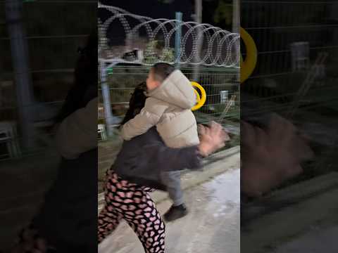 Sokağın Ortasına Eden Çocuğu Görünce😆 #eğlence #komik #sokak #ramadanwithyoutube