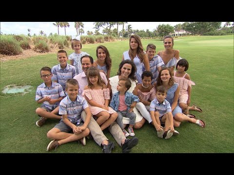 Meet the ‘Super Mom’ With 16 Kids