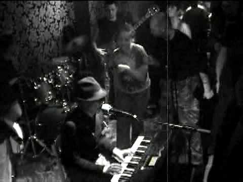 miki mousoleum - kaman