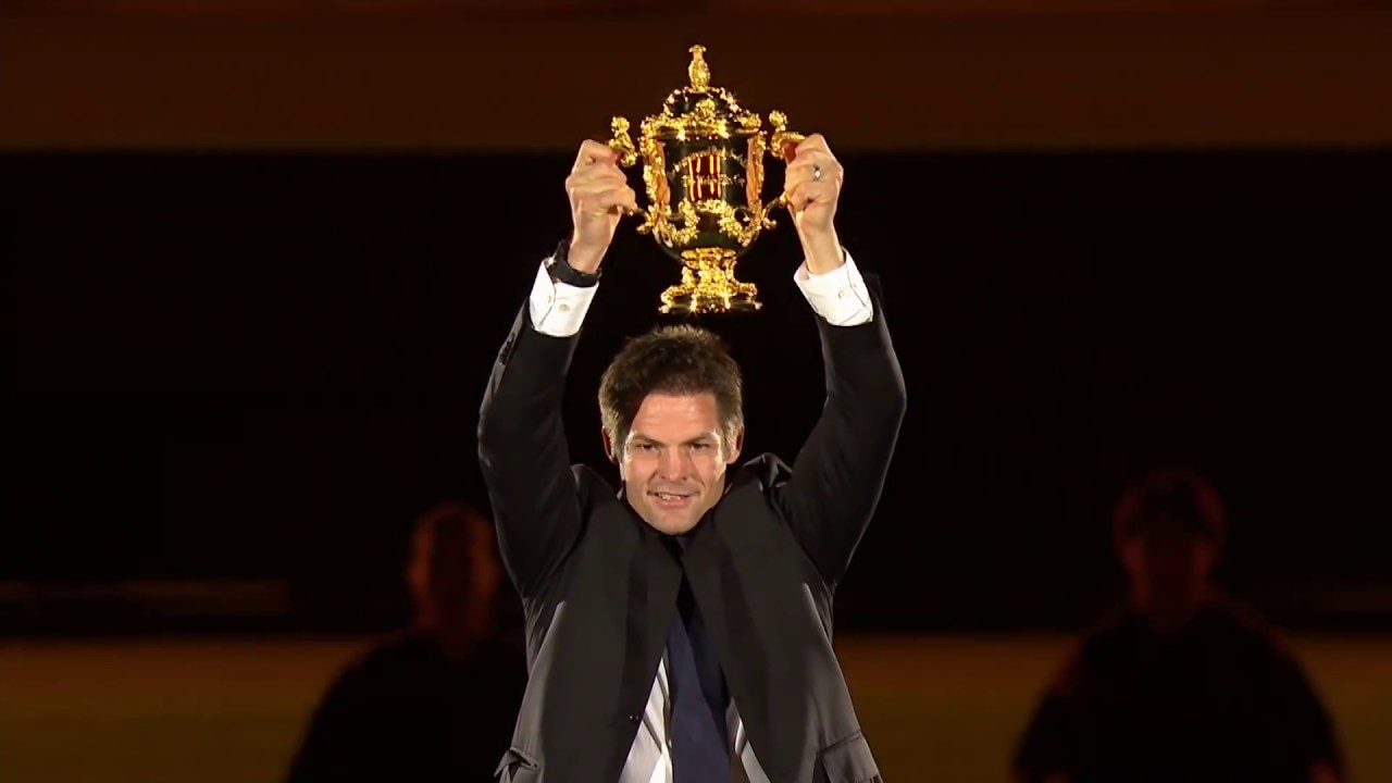 Richie McCaw delivers the Webb Ellis Cup at Rugby World Cup 2019 - YouTube