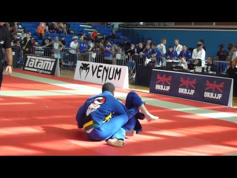 Renato Tavares vs Gareth Neale - IBJJF British National 2015 - Black Adult - Open