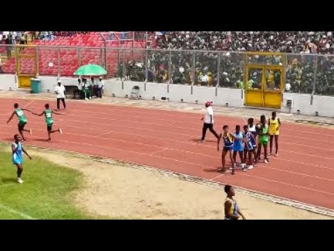 St. Louis win Girls 4x200m final. Zone 6. Inter-Co. 2025.