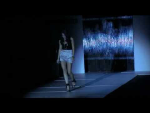 Iva Herceg: Neodoljiv (Promocija singla na Fashion Weeku)