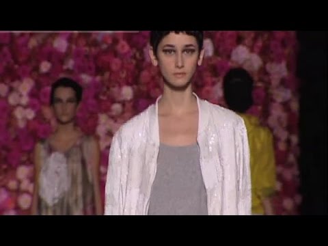 DRIES VAN NOTEN Fashion Show Spring Summer Paris 2007 by Fashion Channel