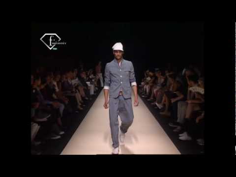 fashiontv | FTV.com - VIVIENNE WESTWOOD- MILAN MEN P/E 2009 FULL SHOW