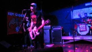 Kepi Ghoulie & Dog Party "Doin' Fine" (Groovie Ghoulies) live @Lo-Fi (MI) 20-06-2012
