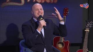 המלחינים הפרק השביעי: השמפו של טוקר; הבכי של המתמודד; והביצוע שהרעיד לבבות