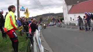 preview picture of video 'Ronde van Vlaanderen 2014 - Valkenberg (1)'