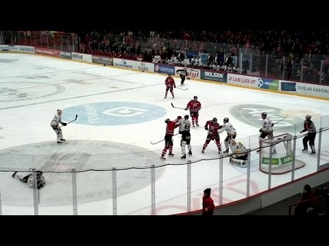 Ässät-Kärpät 15.12.2015. Juha Kiilholma vs Atte Pentikäinen pikku paineissa :-)