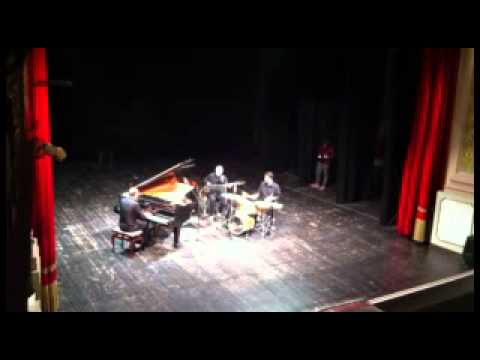 The Bebop trio plays Airegin mp4