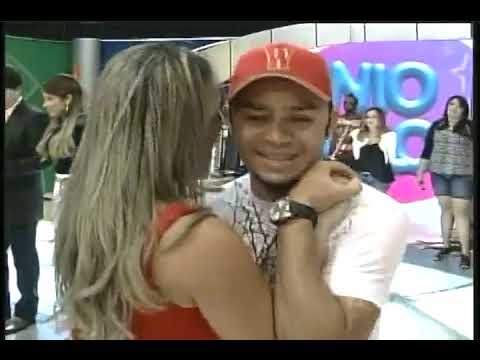 Ênio Carlos 30 04 12 Mari de vermelho