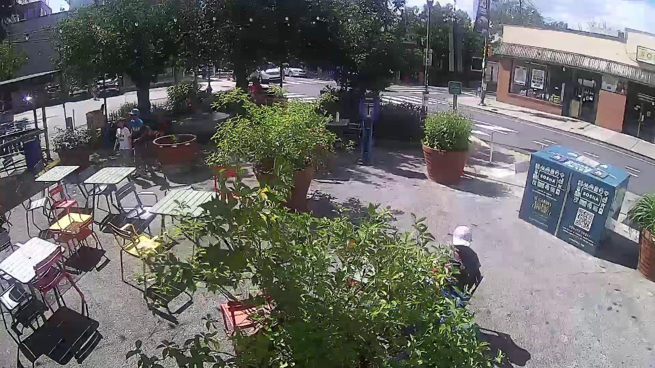 Live webcam view of Grays Ferry Triangle Parklet, Philadelphia