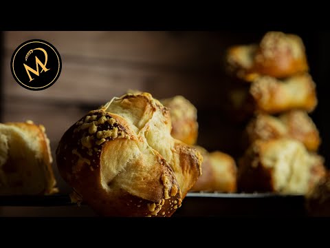 Laugen Käse Brötchen ohne Hefe, gebacken mit LM/ Sauerteig