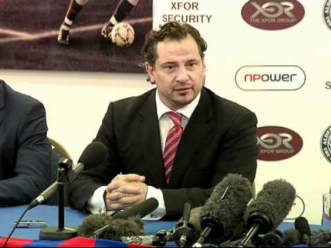 Holdsworth manages Aldershot FC