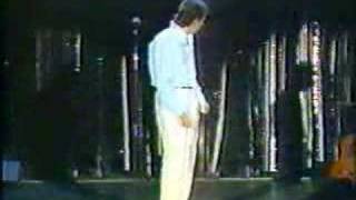 Joan Manuel Serrat - Cada loco con su tema (En vivo)