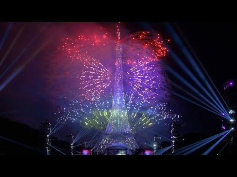 La Fête nationale française - Paris - Tour Eiffel - 14 juillet 2016 (Feu d'artifice)