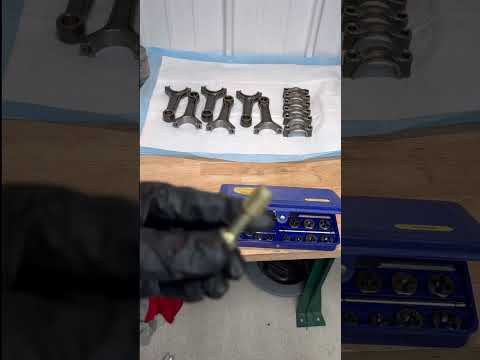 Difference between a Thread Chaser and a Thread Tap #shorts #bmw #bmwm5 #cars #bmwe34 #diy