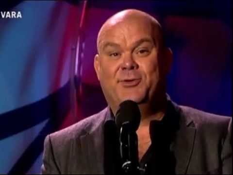 Paul de Leeuw uit overgaven