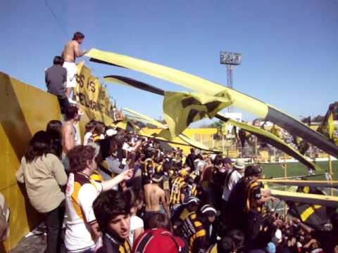 "SE PARECE MAS A TI (AURINEGRO)" Barra: La Banda Monstruo &bull; Club: Almirante Brown