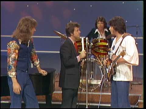 American Bandstand 1976- Interview Hamilton Joe Frank And Reynolds