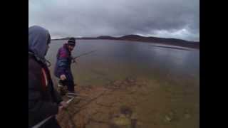 preview picture of video 'Garry catches a rainbow trout in Lake Jindy @ Kalkite, NSW'