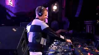 Armin Van Buuren - Played (Avancada vs Darius & Finlay – Xplode (Grahham Bell & Yoel Lewis Remix))