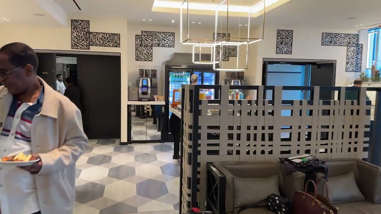 Etihad Airways First & Business Class Lounge thumbnail