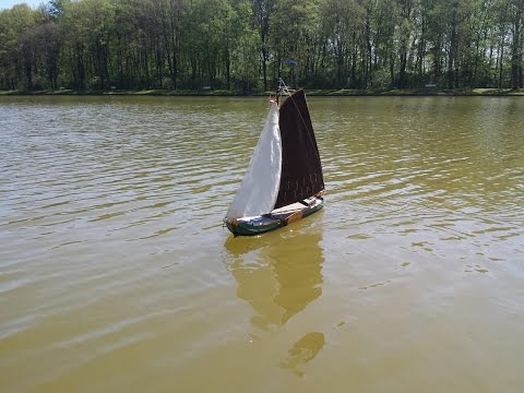 RC Tjalk (Skutsje) segeln