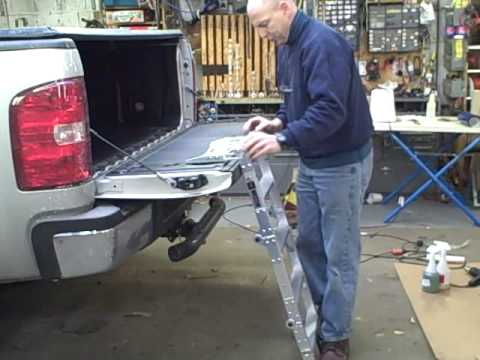 Westin Truck Pal - Tailgate Ladder demonstration by Cyclevan