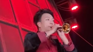 Young man takes suona horn to bigger stage