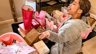LET’S UNWRAP THE BABYSHOWER GIFTS !!