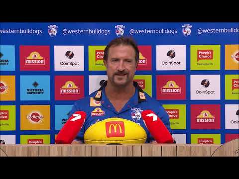 AFL - Western Bulldogs coach Luke Beveridge slams Fox Sports Tom Morris for 'gutter journalism' #AFL