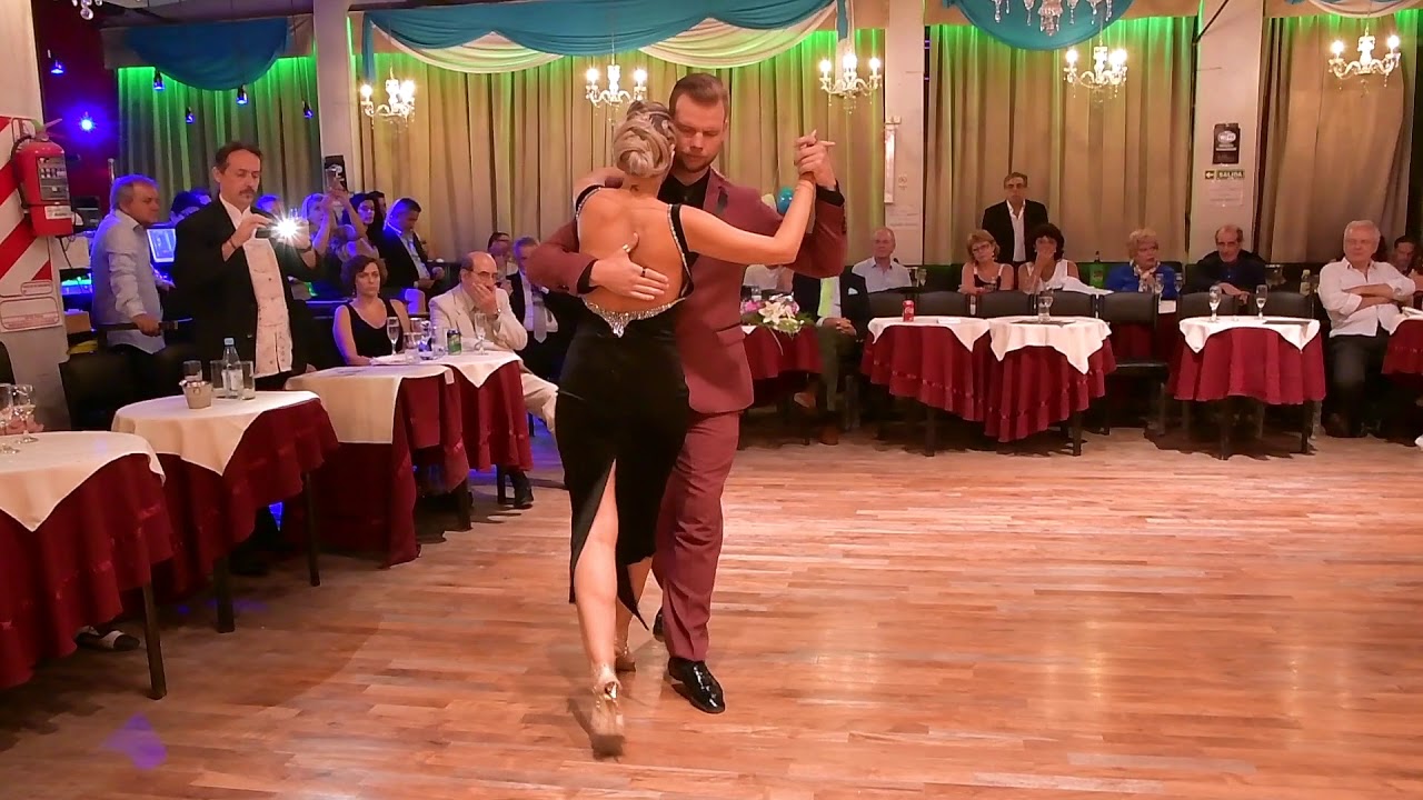 Katerina Zak y Max Izvekov en Porteño y Bailarin -2
