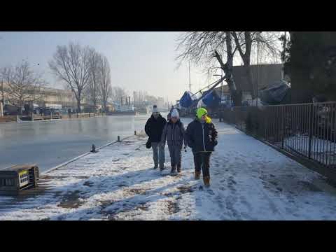 Siófok. Jeges balaton. Buszbérlés sofőrrel. Lacibusz utazás kedvező áron.