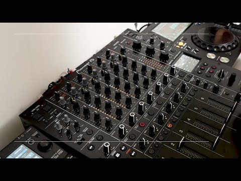 Weekly Mix #42 - Techno (Tracks from Chlär, Bours?, Alarico, Jon10, BAUGRUPPE90)