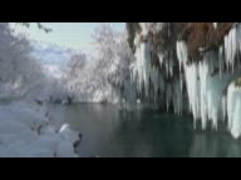 Snowfall, fierce cold hit areas in northern Iraq