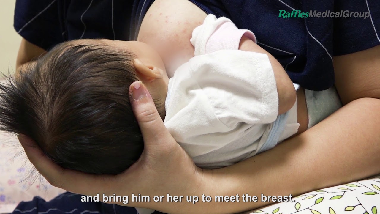 Putar video 5 Types of Breastfeeding Positions sekarang 5 Types of Breastfeeding Positions