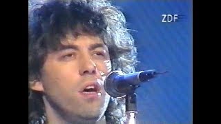 Bob Geldof - Love like a rocket + This is the world calling (Peter&#39;s Pop Show 1986)