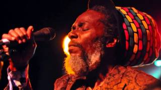 Mighty Diamonds - Them never love poor marcus (LIVE)