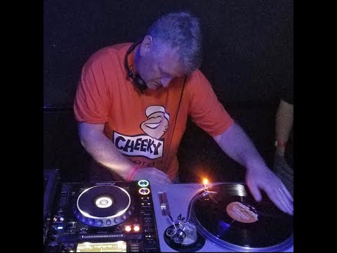 Darren Lloyd Presents - A Chilled Way To Warm Up