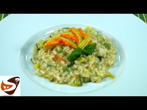 Risotto con zucchine: primo piatto facile, leggero e gustoso