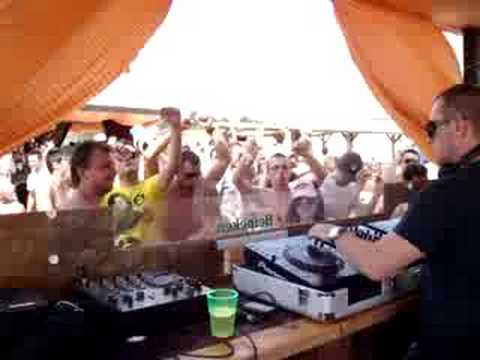 Adrian_Eftimie_@_Kudos_Beach_10_08_2008_[01]
