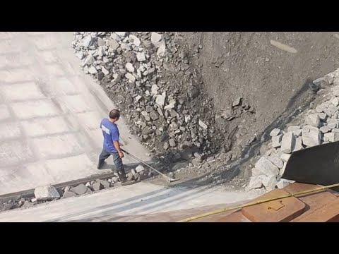 At the weekend we unload ore, will this video satisfy you