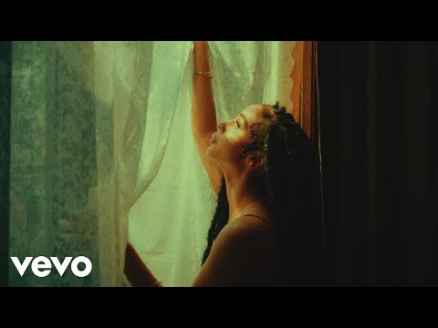 Nia Sultana & Che Ecru - Cristal [Official Music Video]