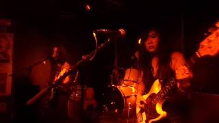 L.A.WITCH - Feel Alright (live Sabotage Club)