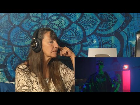 PSICOLOGA RECCIONA A Rusherking, Tiago PZK - Además de Mí (Official Video)