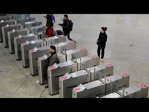 Train crashes show Spain's rail system 'dying from its own success' | REUTERS