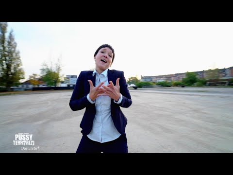 Unsere 'Frauke Petry' fragt: "Ist da jemand?" - Carolin Kebekus - PussyTerror TV