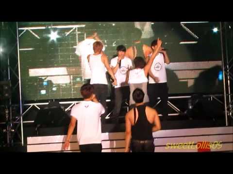 [Fancam] Kikwangs abs & Junhyung crying